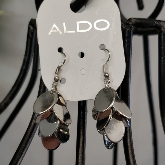 SALE!!💕Super Cute Aldo Cluster Earrings - Picture 2 of 3